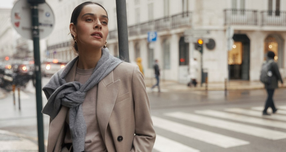 АУТЛЕТ. По-настоящему выгодный и привлекательный шопинг со скидками от 30% до 70%.